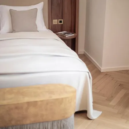 فندق Helvetia 4*