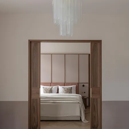 Hotel Helvetia Vintage Suites&breakfast 4*